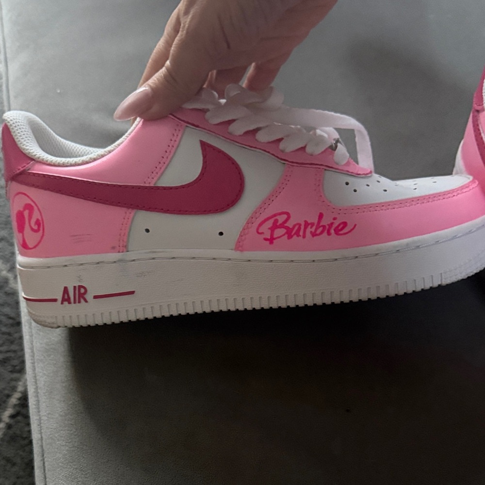 Women’s custom hand painted Pink and White Barbie Sneakers used - Picture 3 of 6